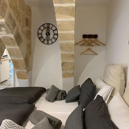 Studio Apartment In Valletta Exterior photo